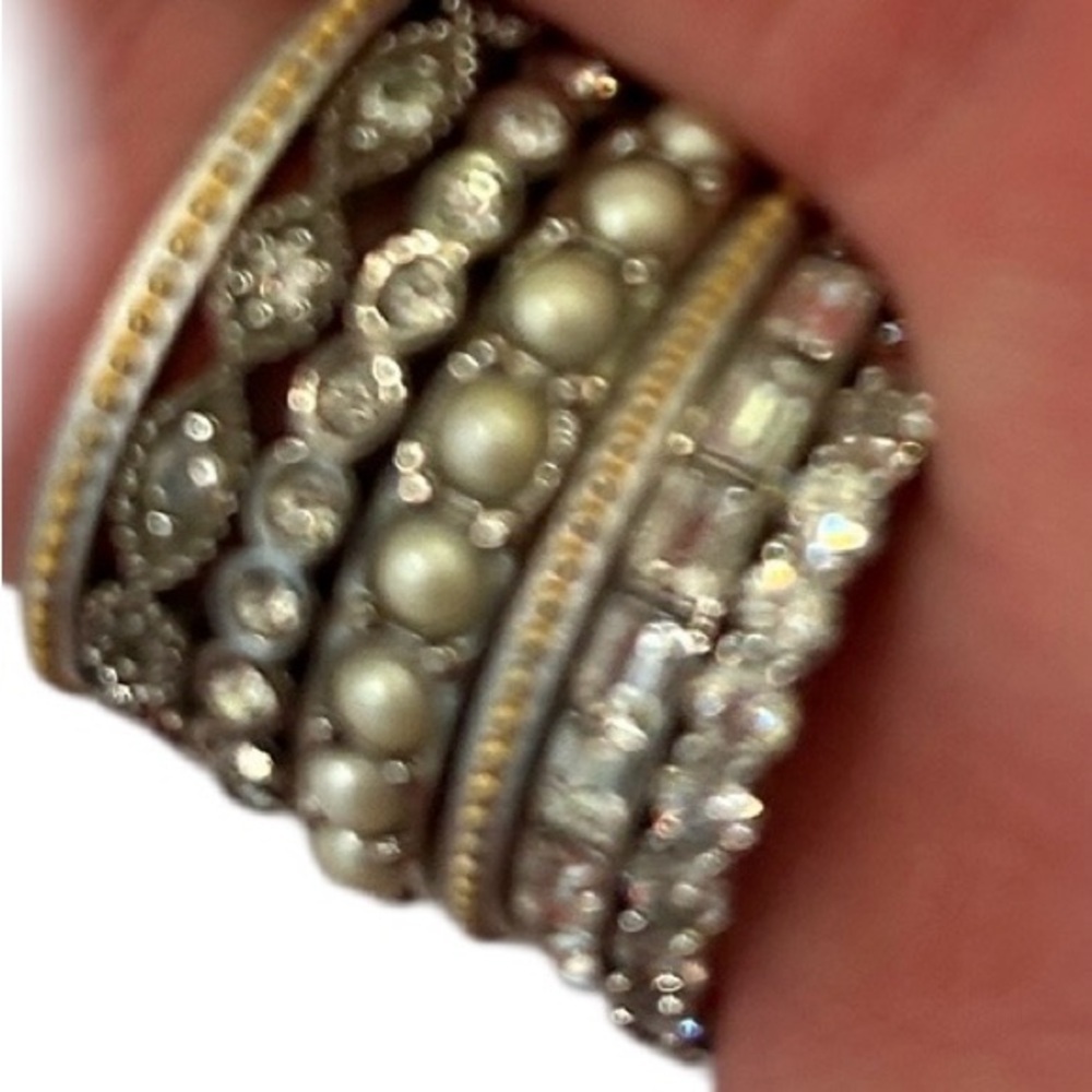 NWT Artisan made set of 7 Silvertone pearl crystal textured ring stack size 7